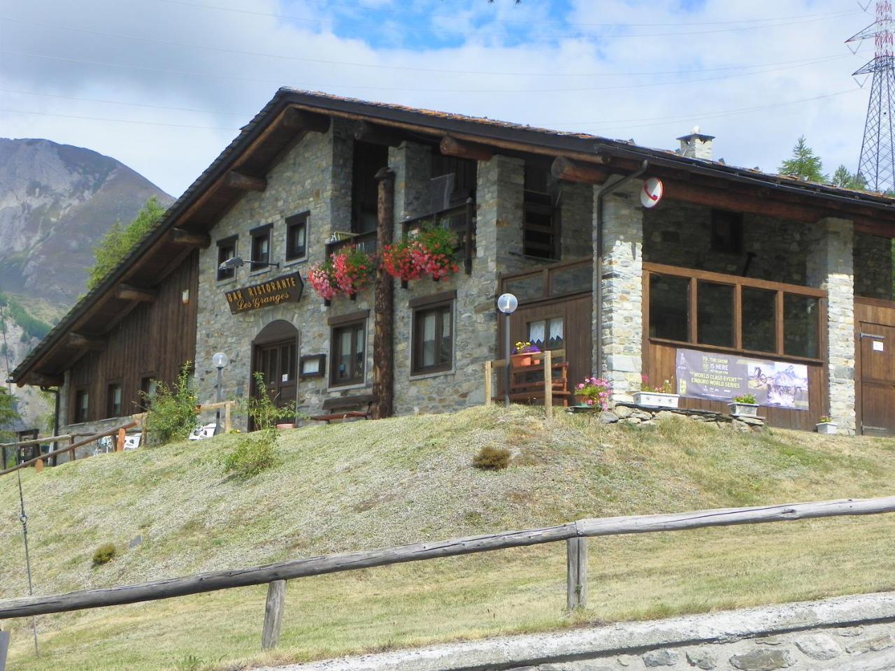 Hotel Les Granges Ла-Тюйль Экстерьер фото